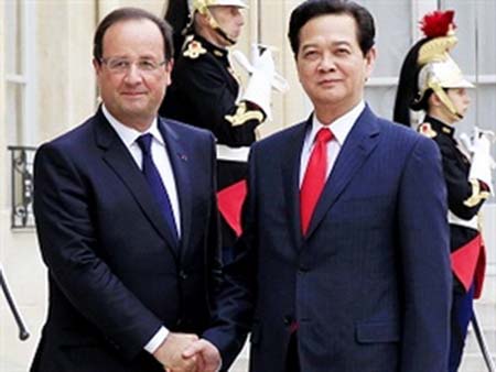 Thủ tướng Nguyễn Tấn Dũng và Tổng thống Pháp Francois Hollande.